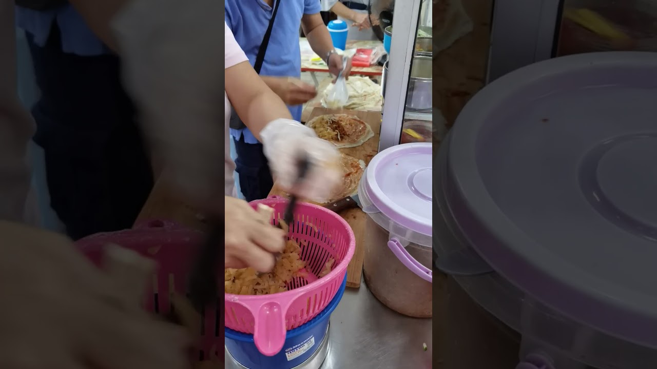 Asian Delight: Mastering the Art of Simple and Nice Popiah Rolls! #薄饼 #shorts