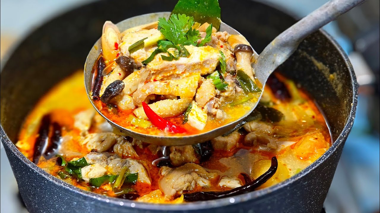 ស្ងោរជ្រក់សាច់មាន់ជូរហិល Delicious food channel