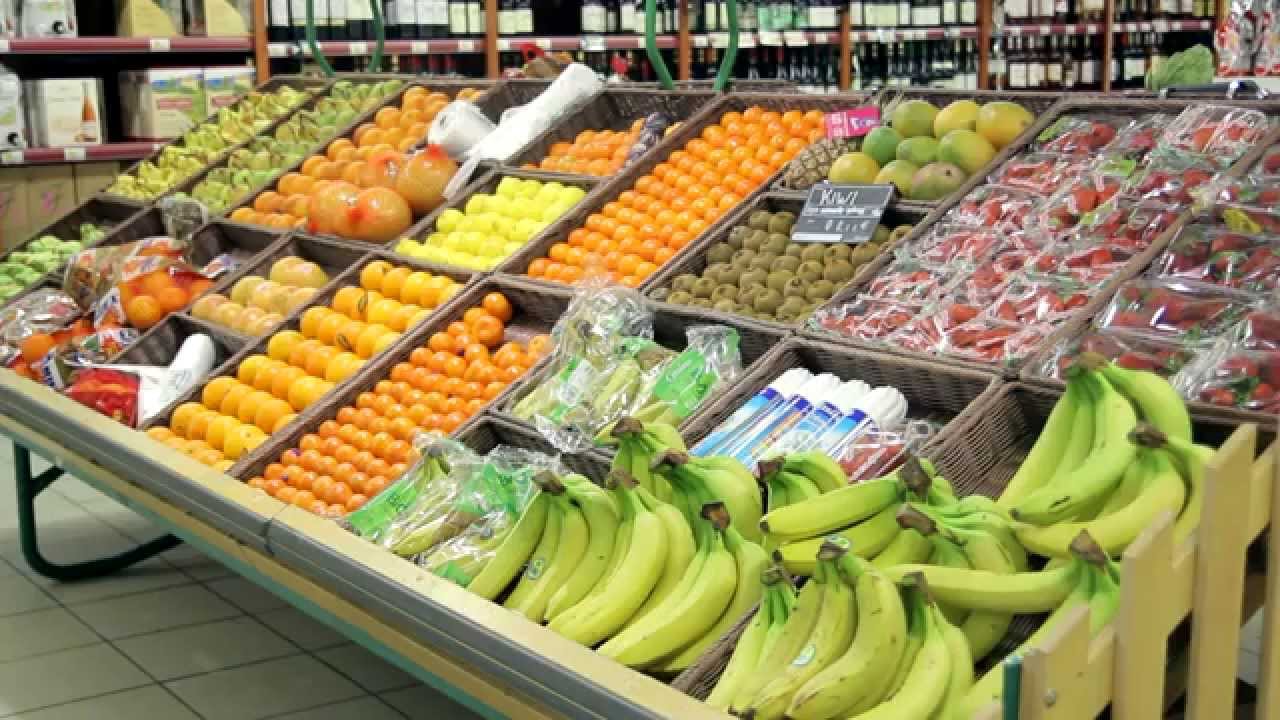 Spar supermarché Ambert- Les fruits et légumes par film-d-entreprise-production.com