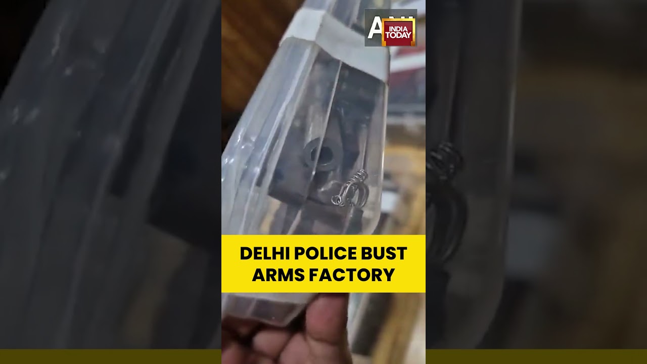 Delhi Police Busts Illegal Arms Factory | Crime Branch Cracks Down on Gun Manufacturing