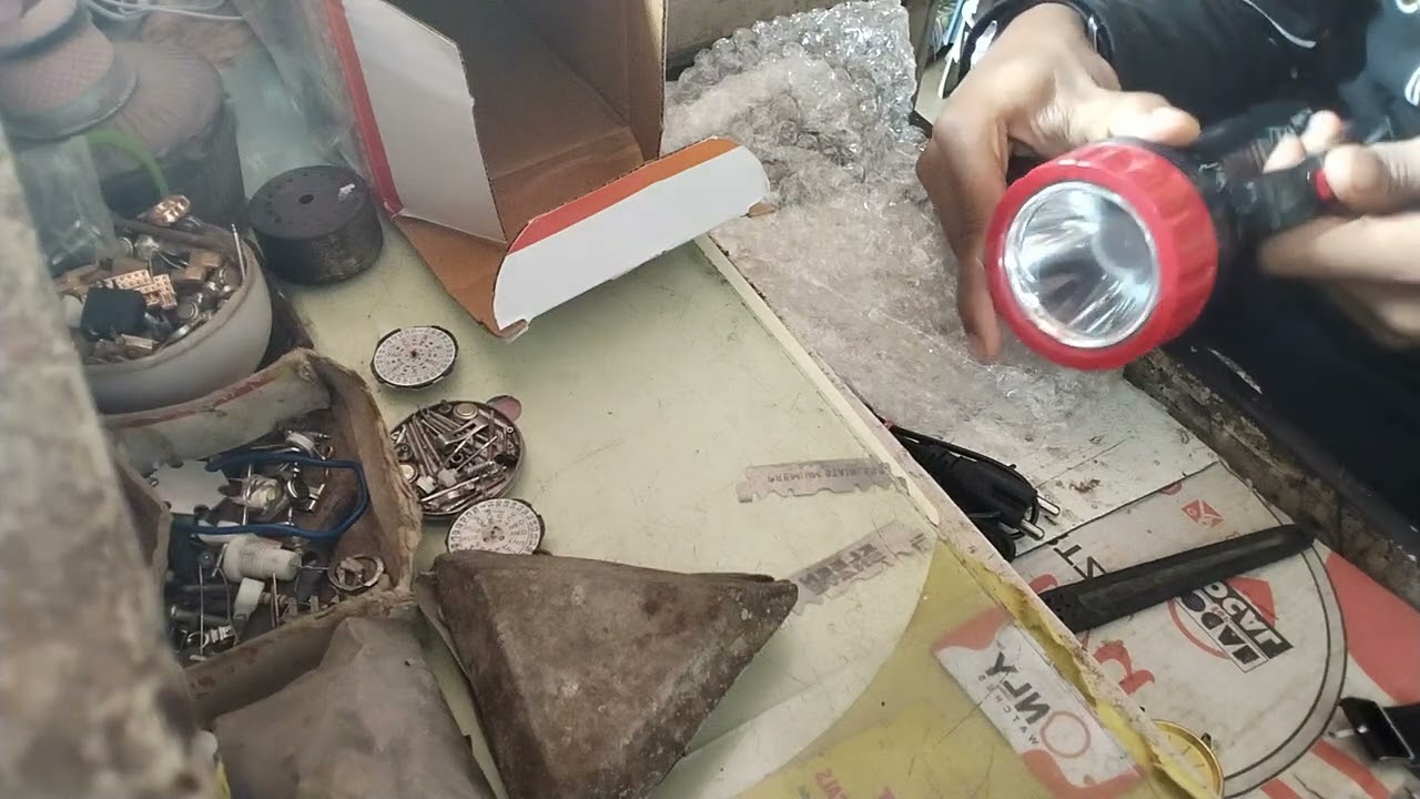 Emergency torch unboxing..