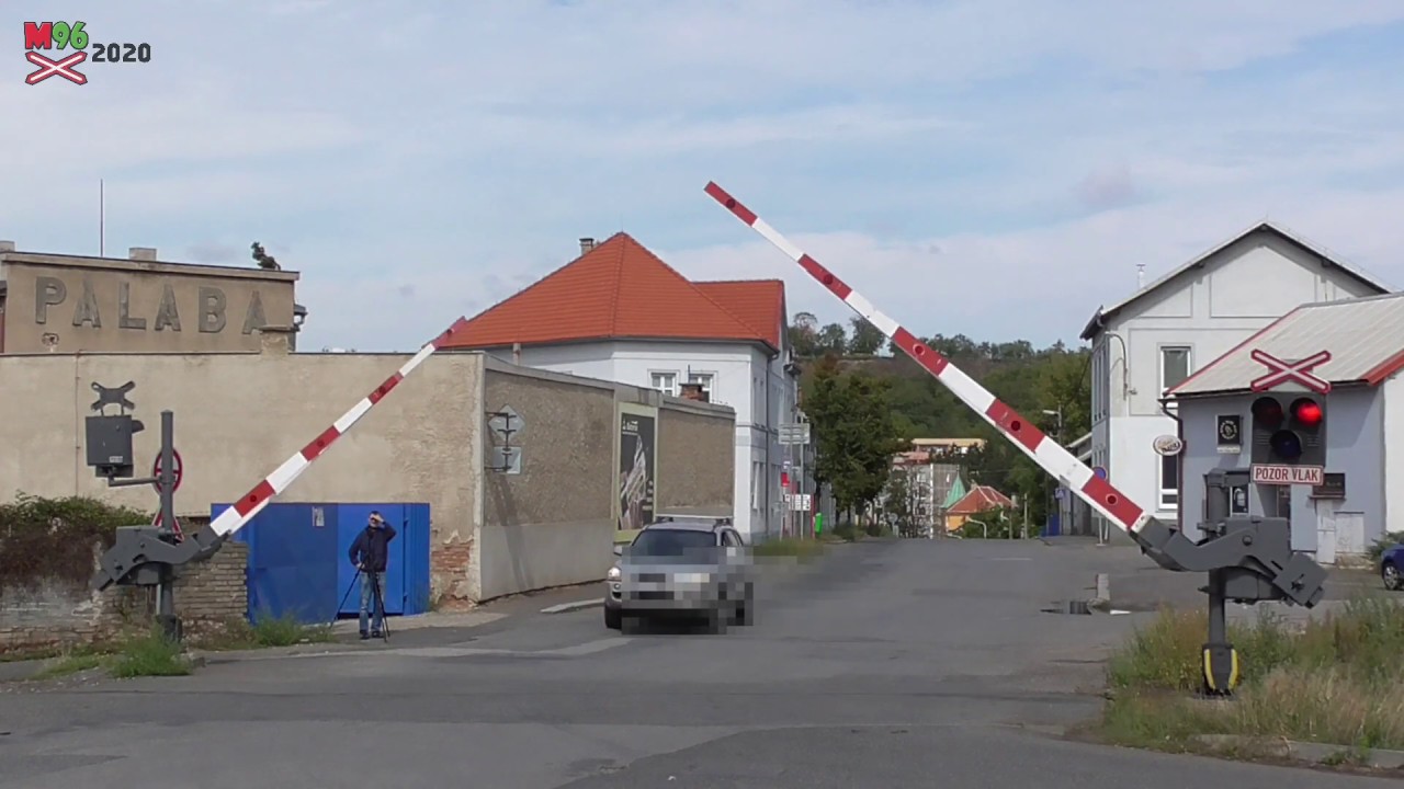 Železniční přejezd Slaný předměstí #1 [P2130] - 8.9.2019 / Czech railroad crossing