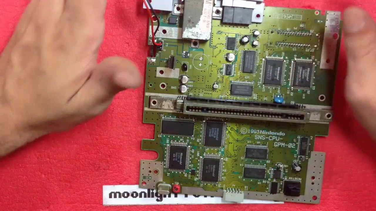 Trocando os capacitores do Super Nintendo