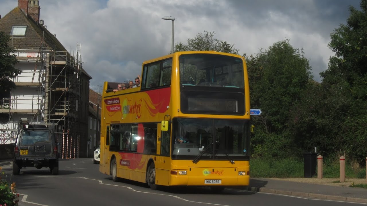(Loud ZF) MIG 6096 / LT02 ZCO | First | Volvo B7TL Plaxton President | X52 Bridport
