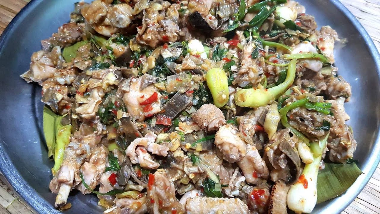 1082 หมกหม้อไก่ใส่หัวปลี ข้าวเหนียวฮ้อนๆ แซ่บนัวอีหลี steamed spicy banana blossom
