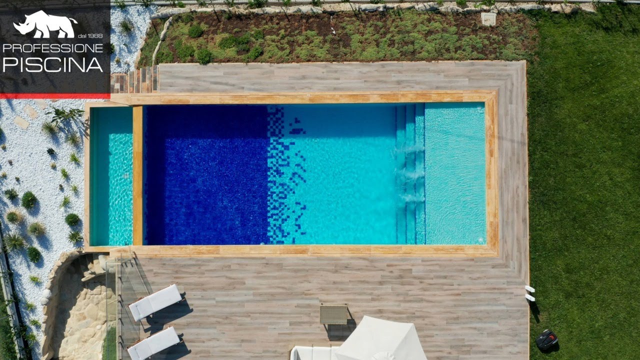 Piscina a Sfioro con rivestimento in Grès - Morrovalle (MC)