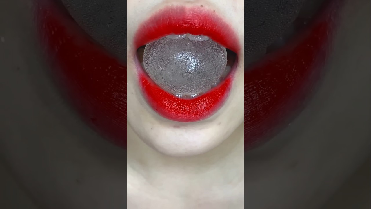 The texture of this clear jelly ball sounds completely unreal