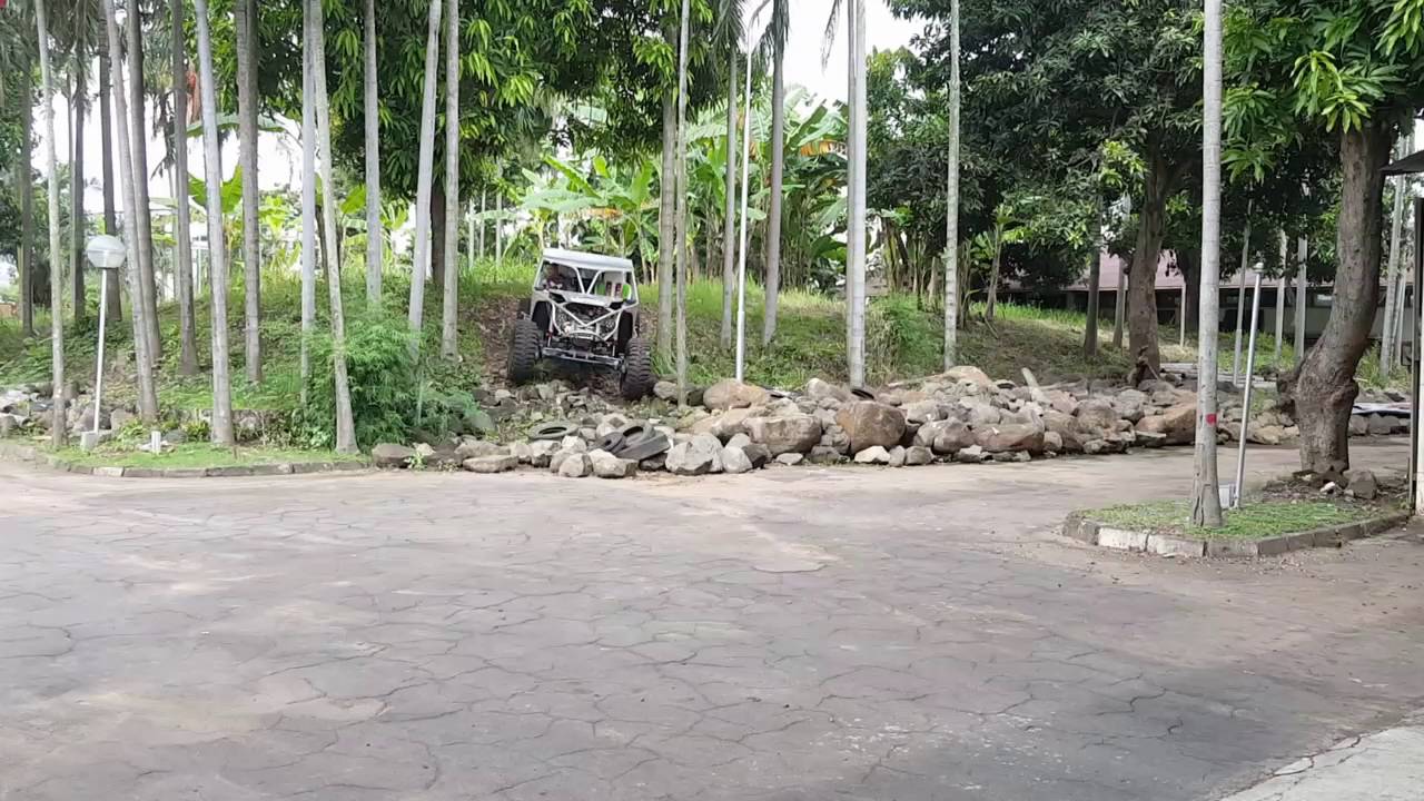 ProRock Engineering test the Maxxis Treps