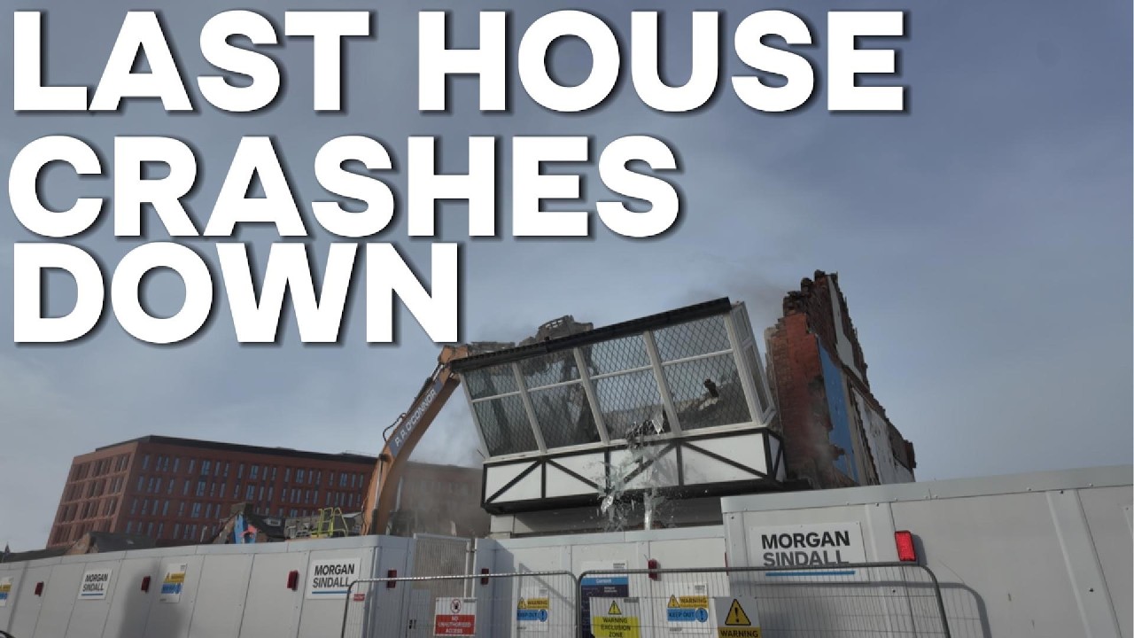 THE LAST HOUSE CRASHES DOWN at Blackpool DEMOLITION SITE
