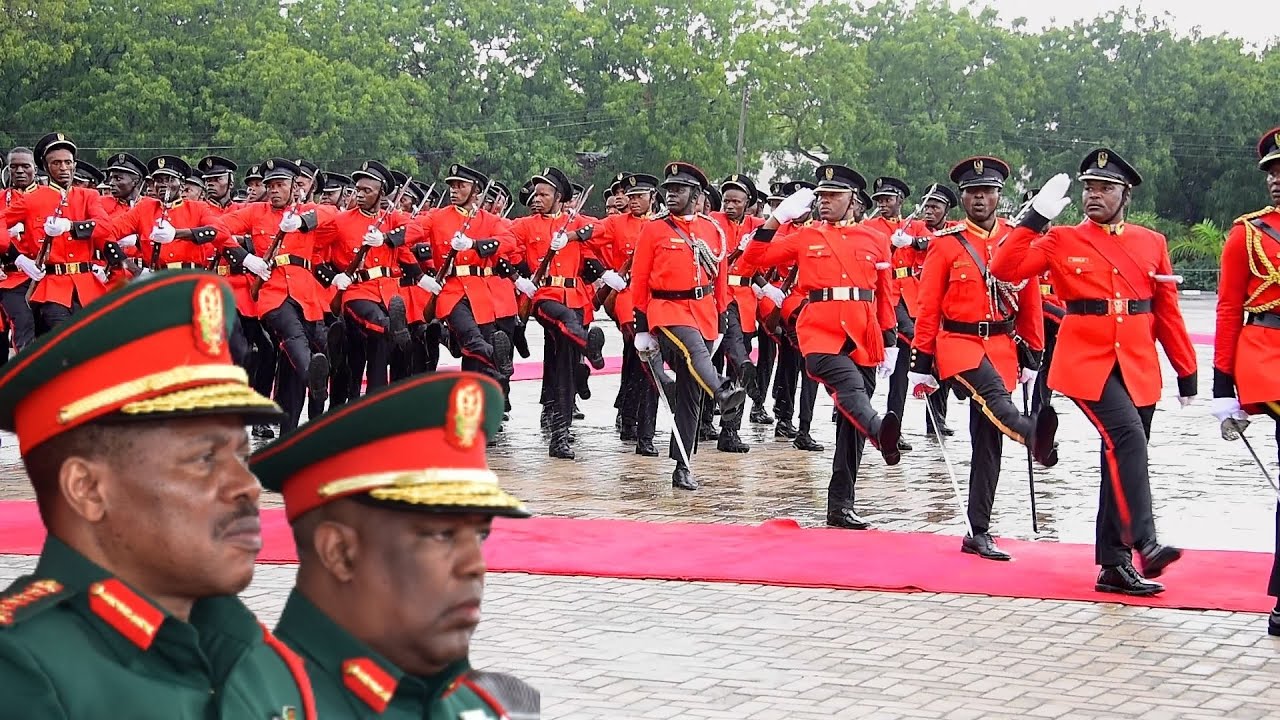 TAZAMA UTAMU WA GWARIDE LA JESHI, MKUU WA MAJESHI ATOA NENO KWA MAJENERALI WASTAAFU