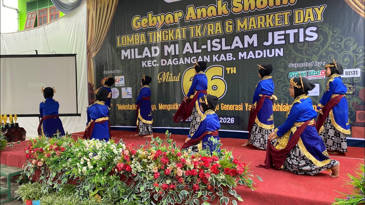 Tari Tradisional Kupa-kupu. Peringatan MILAD MI Al-Islam Jetis 2026