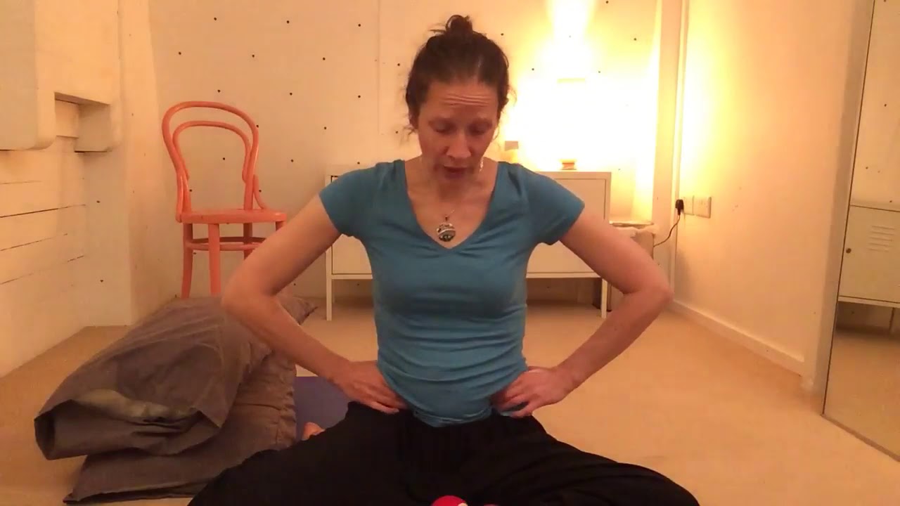 Hip flexor Psoas release with tennis balls