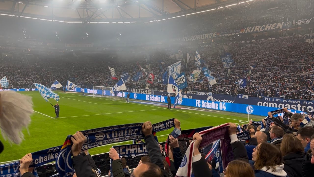 Blau und Weiß wie lieb' ich dich! vor dem Spiel Schalke 04 - 1. FC Nürnberg