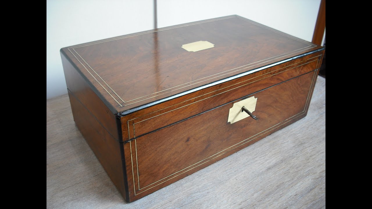 Technique 001.1 | Antique Walnut Writing Box - Re-lining the slope with leather