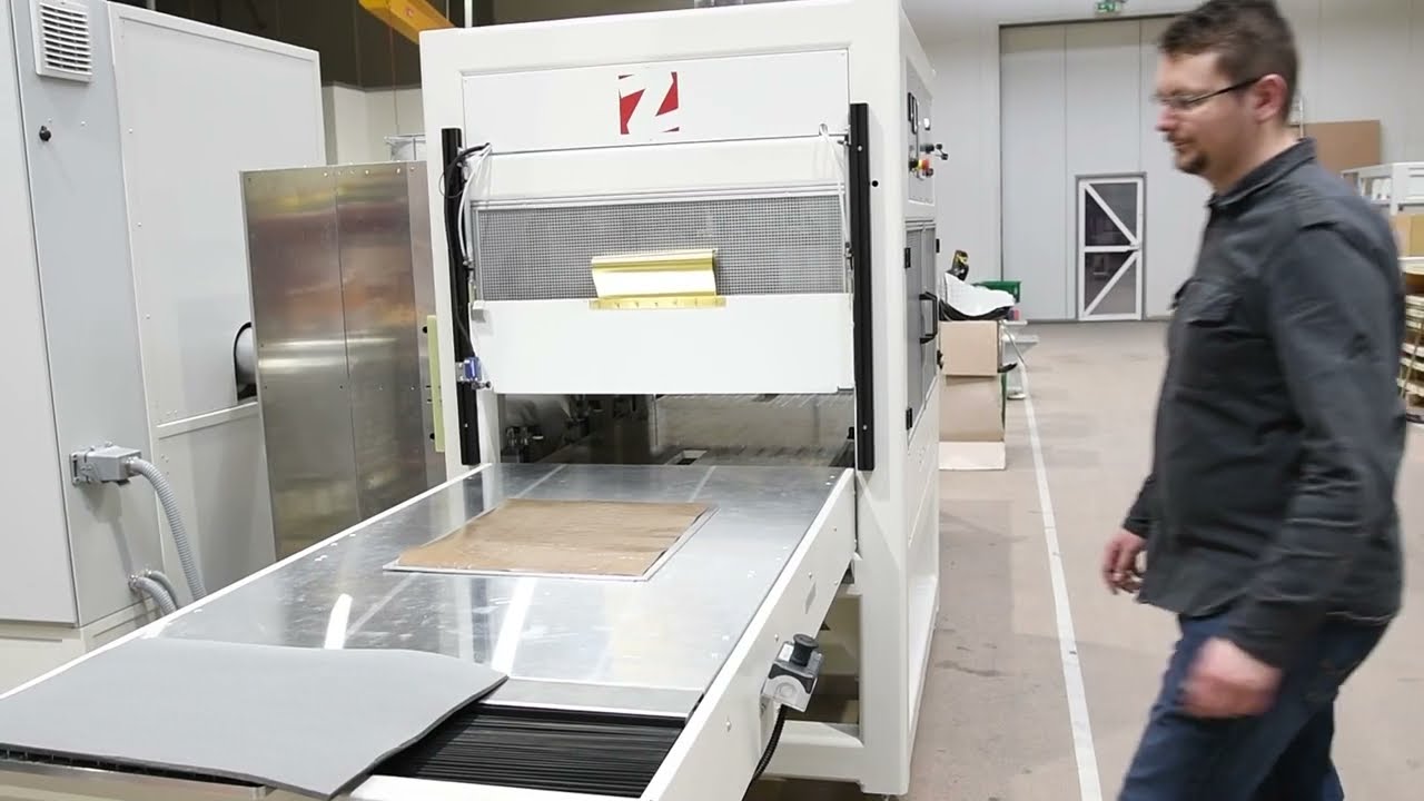 Signa Duo - High Frequency Welder with automatic shuttle tables