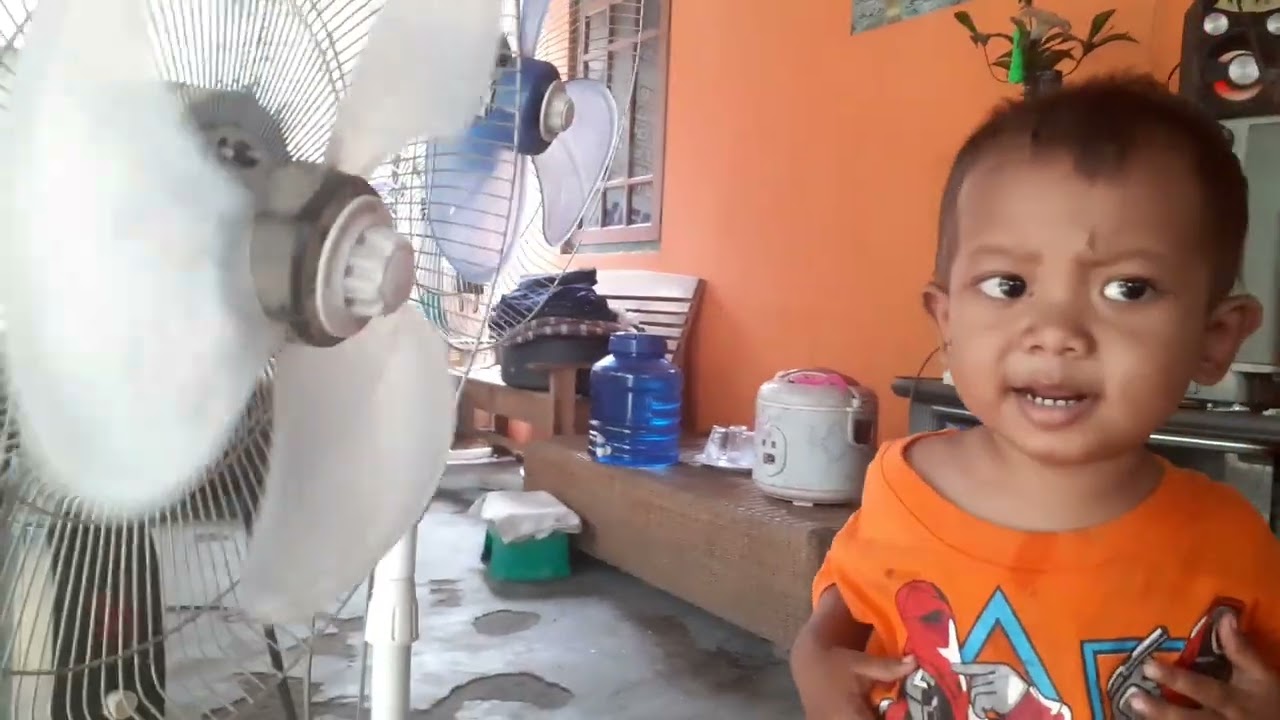 Hati-hati ketemu kipas angin tanpa tutup|| Jaga anak kita Ayah-Bunda||