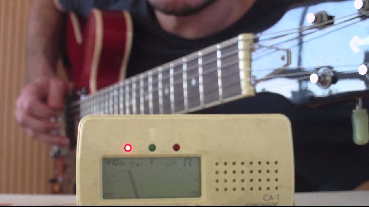 Cómo afinar tu guitarra con un afinador