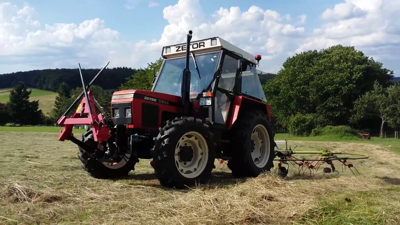Heu wenden mit Zetor 3340 und Claas