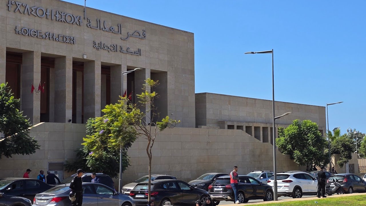 اعتقالات من امام قصر العدالة بالرباط