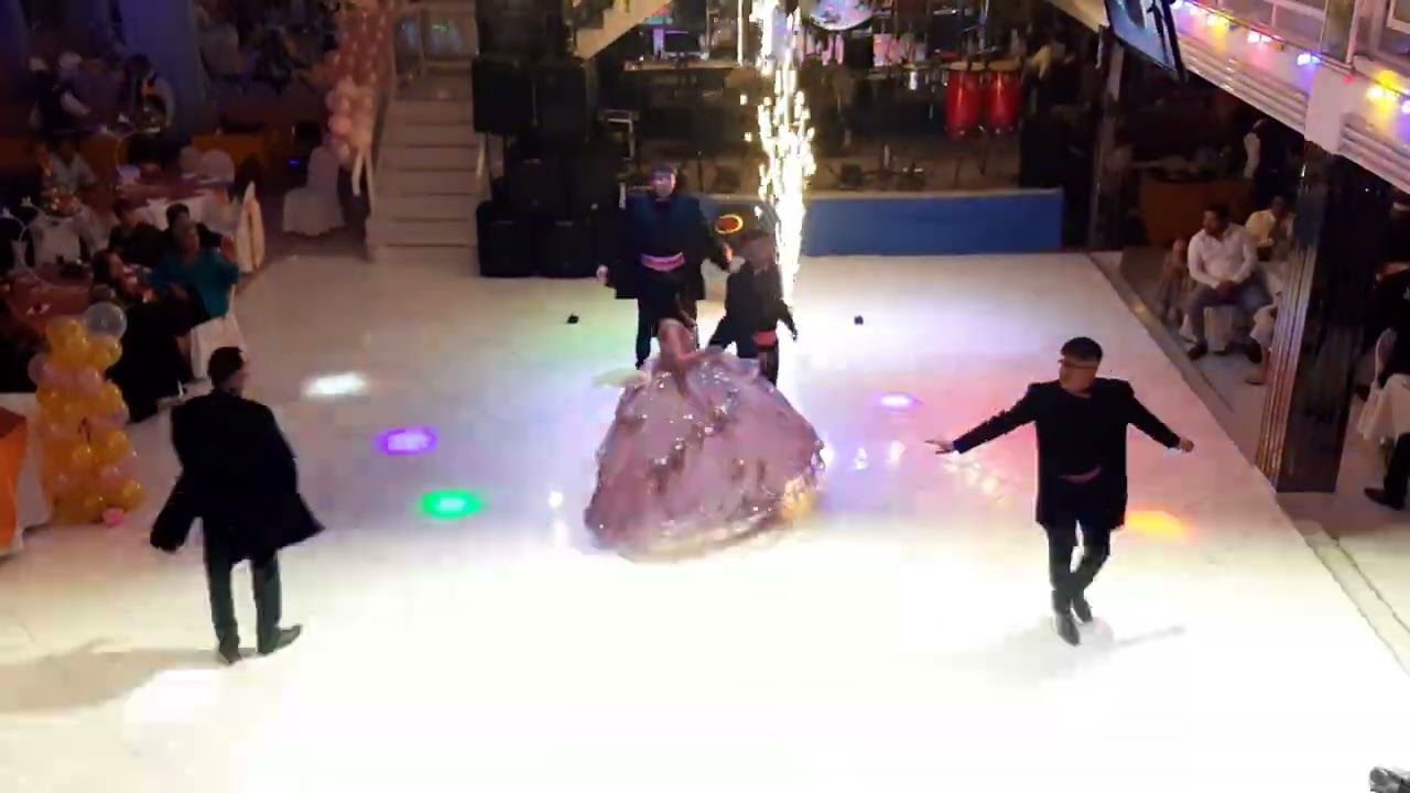 Vals principal XV años Love Story - Indila #quinceañera 