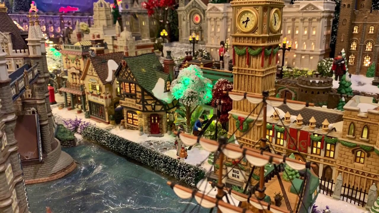 Dickens Christmas Village Dept 56