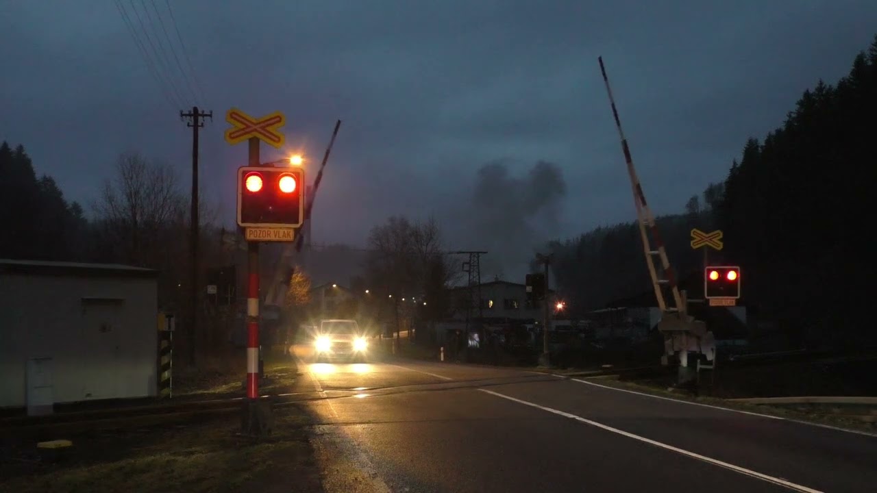 Železniční přejezd Jablonec nad Jizerou #1 (CZ) - 6.12.2025 / Railroad crossing