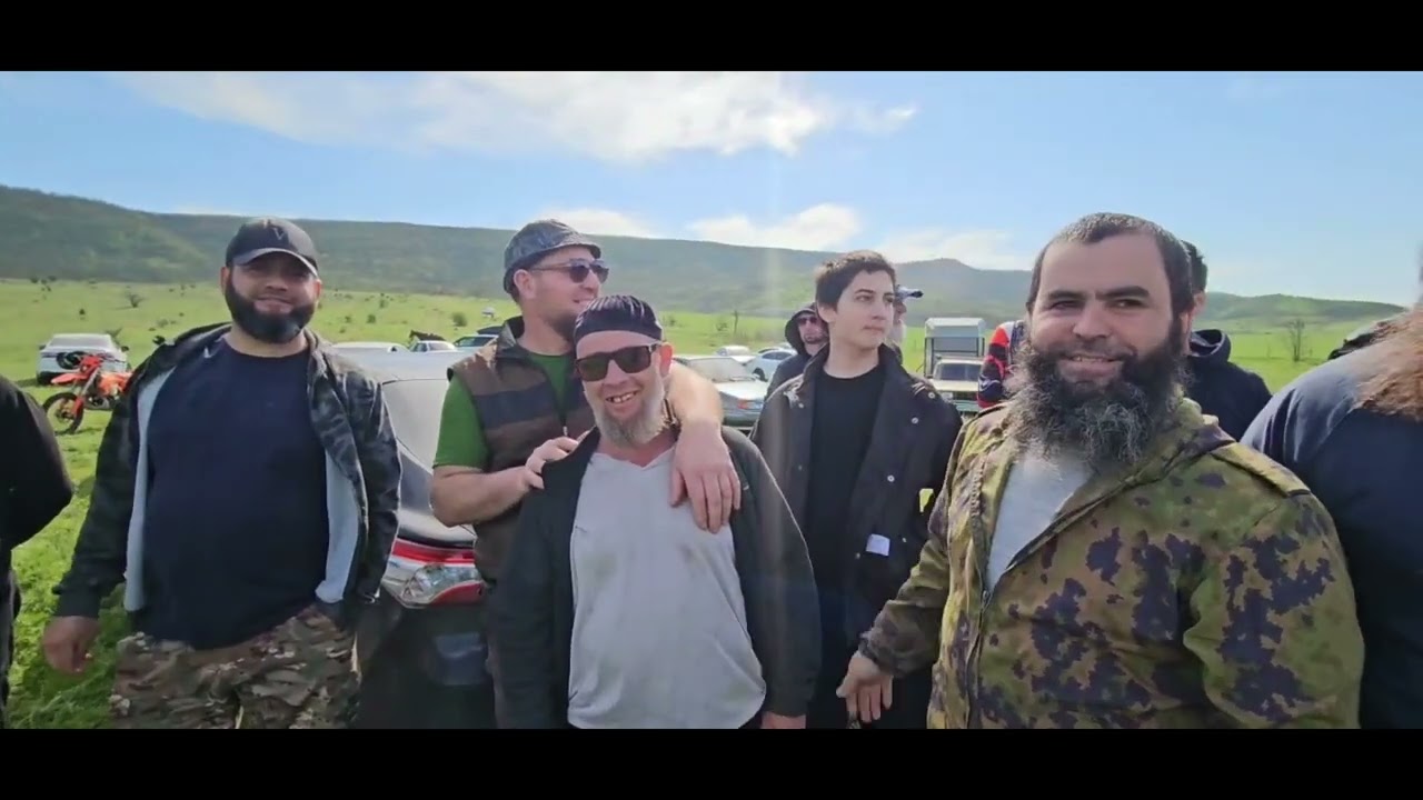 Скачки  в селе Толстой Юрт.