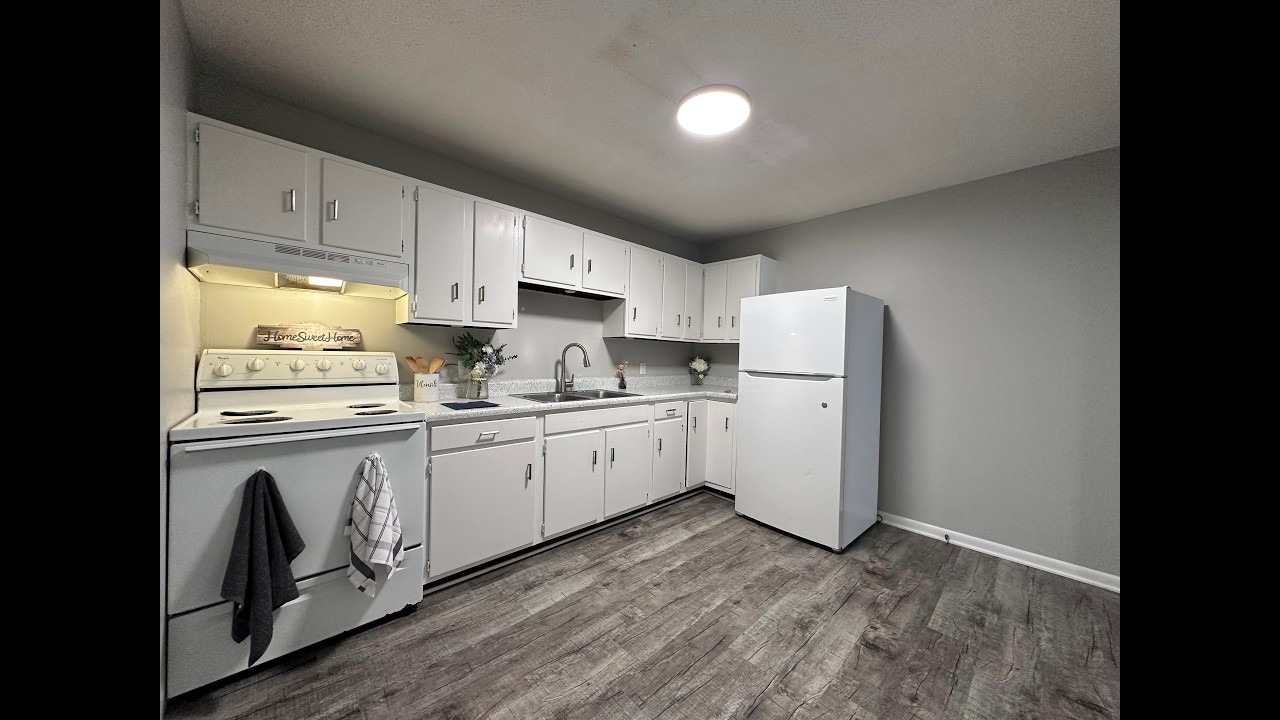 Cherokee Terrace - 2 Bed, 1 Bath - 744sqft.