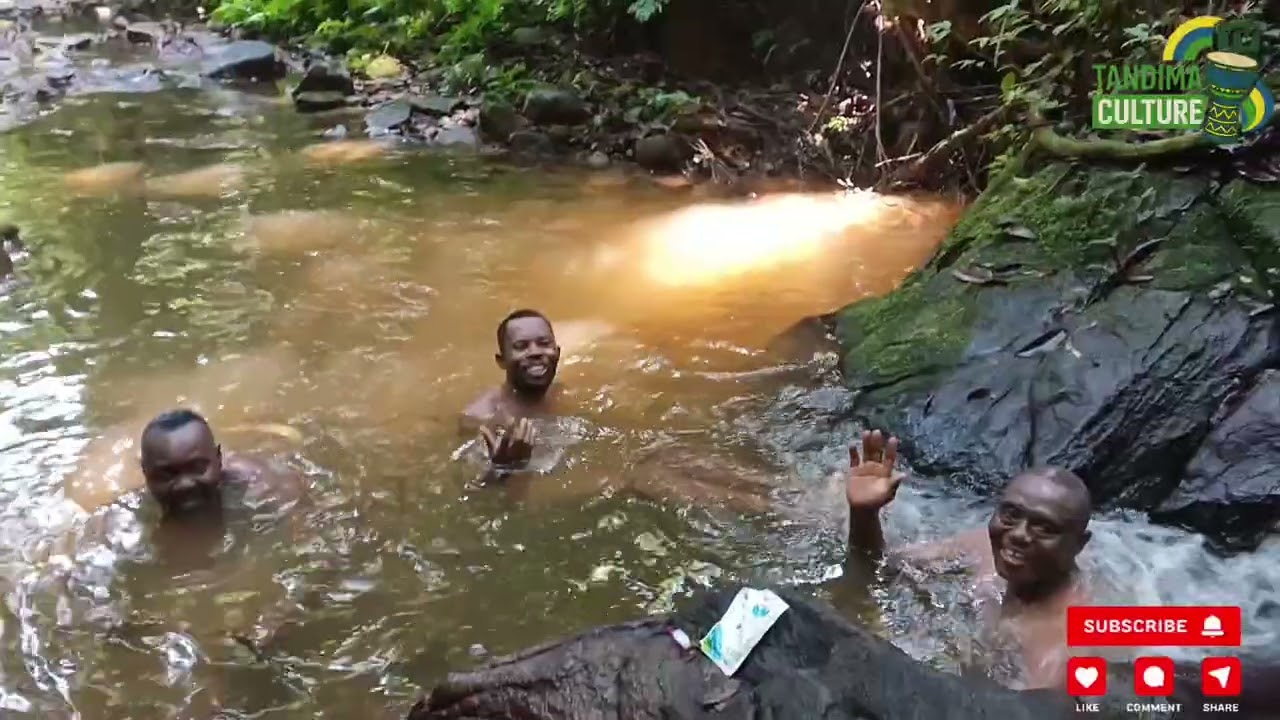 La vie à MBOUMBA, un village d'orpailleurs 