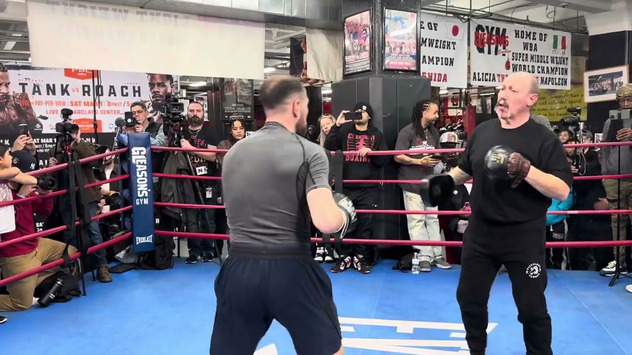 Sandor Martin Ready To Become A World Champion Vs Albert Puello On Tank Vs Roach Card Media Workout