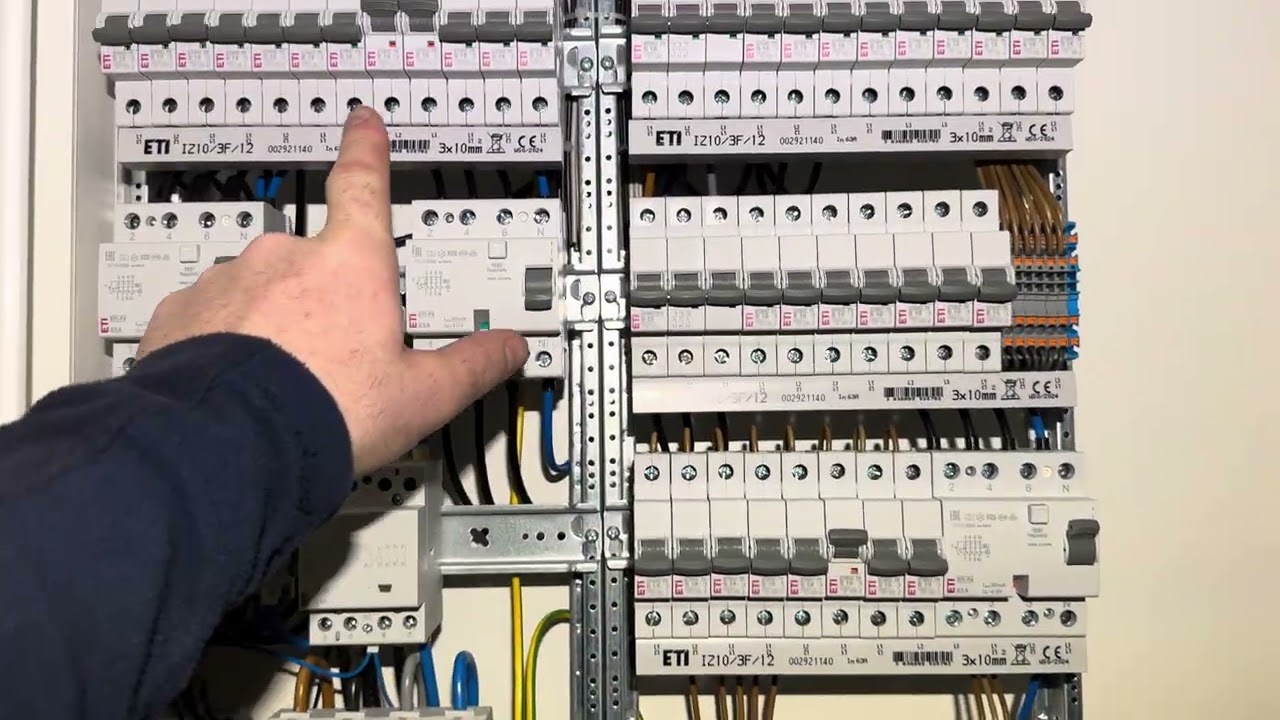 Astăzi echipam un tablou electric la Craiova