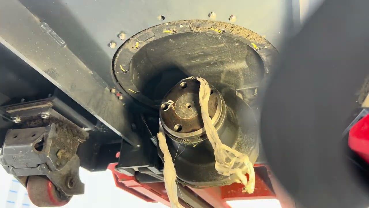 CHANGING A DRIVE TIRE ON TOYOTA PALLET JACK