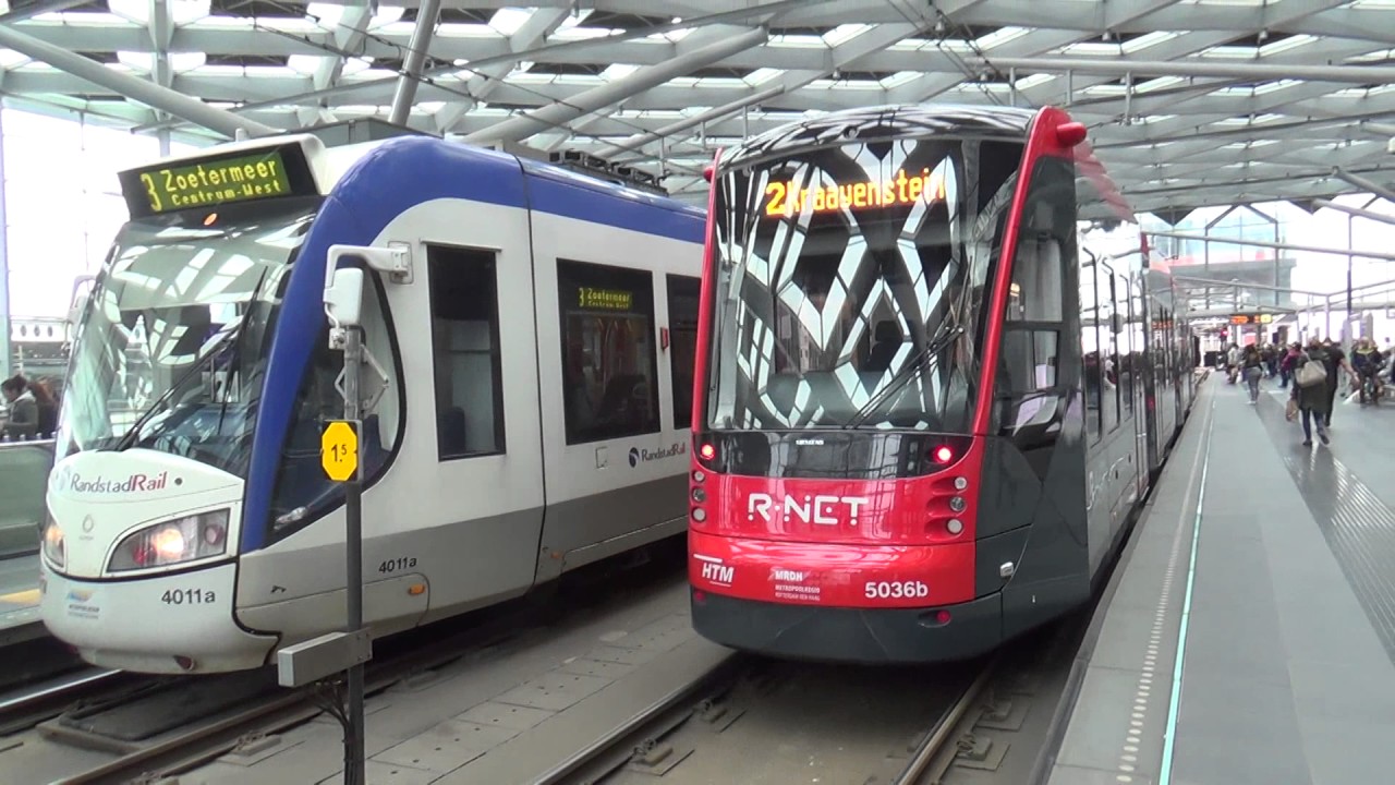 Diverse trams in Den Haag en 2 ICR stammen