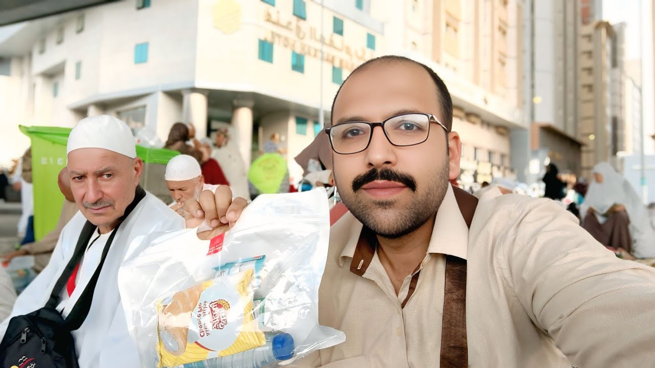 Masjid Al Haram main Iftaar packet kaisy hasil karen||faisalmakkahvlogs