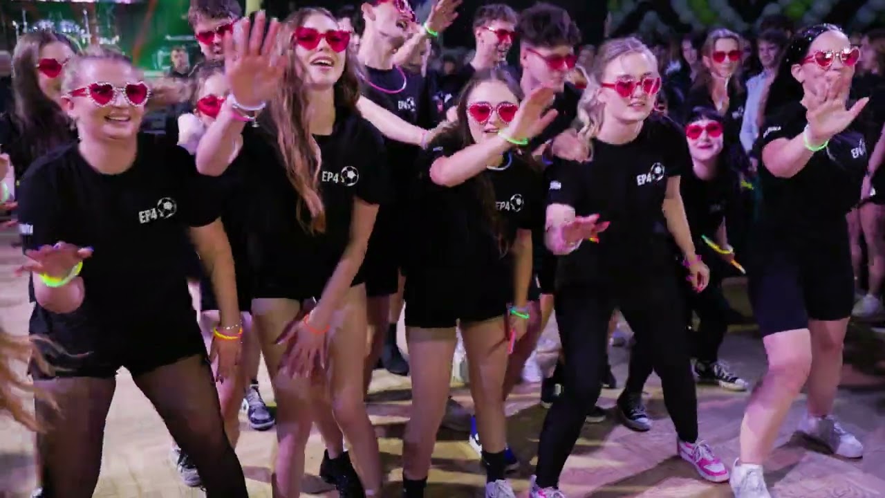 PŮLNOČNÍ PŘEKVAPENÍ Maturitní ples EP4 SŠJŠ Tábor - maturanti 2026