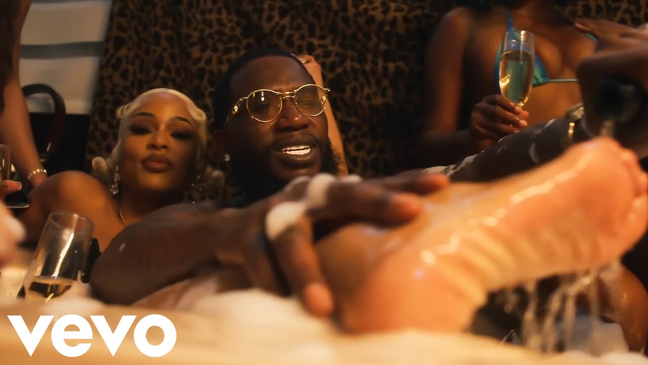 Gucci Mane ft. Young Dolph – Haunted House [Music Video]