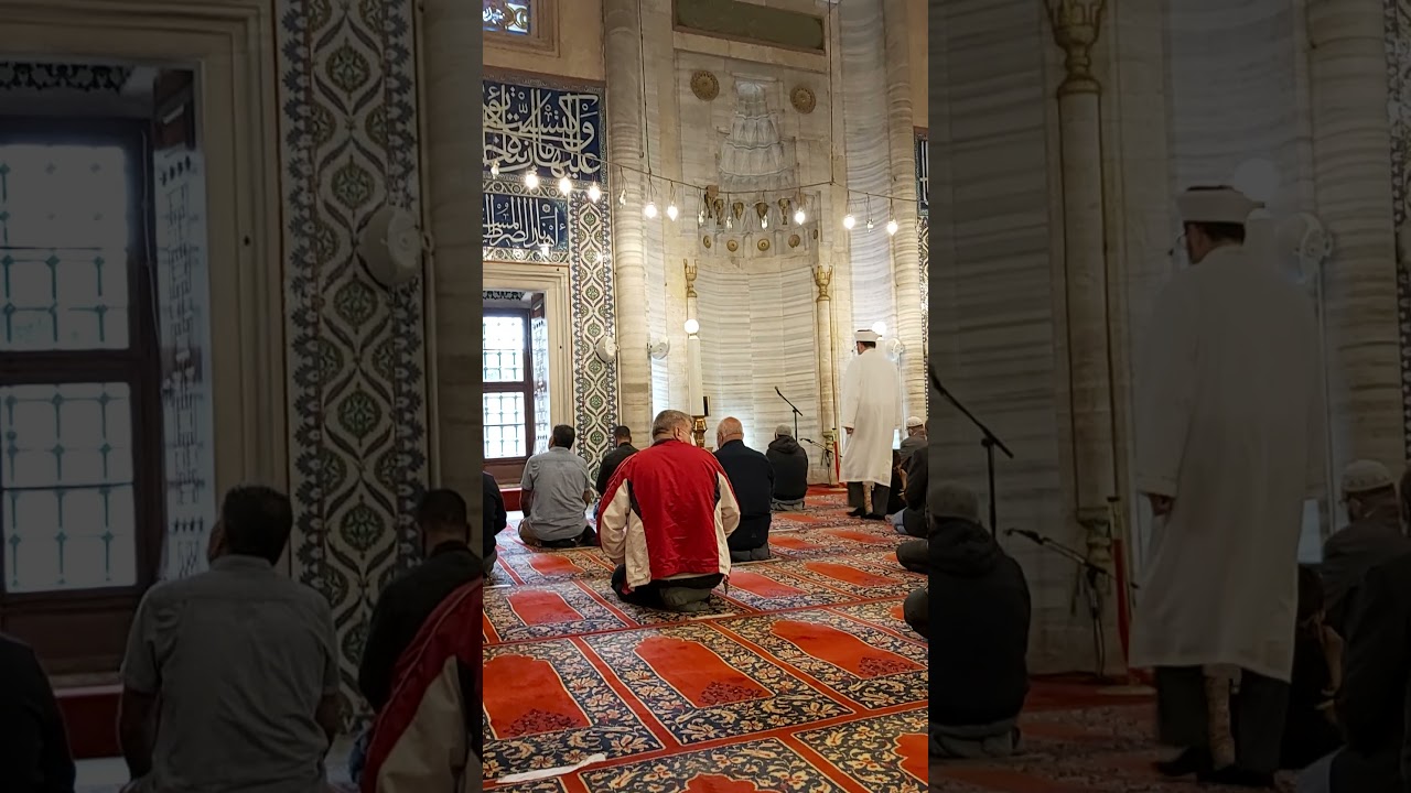 Edirne Selimiye cami . Öğle namazı kameti . Okuyan ( Gökhan ARDA)