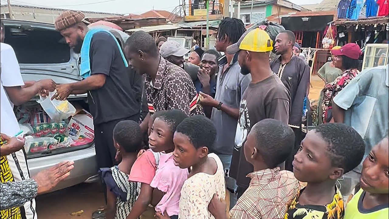 A SIMPLE ACT OF KINDNESS THAT WILL MAKE YOU CRY😭💔 #watch #viralvideo #trending #mrbeast #shorts