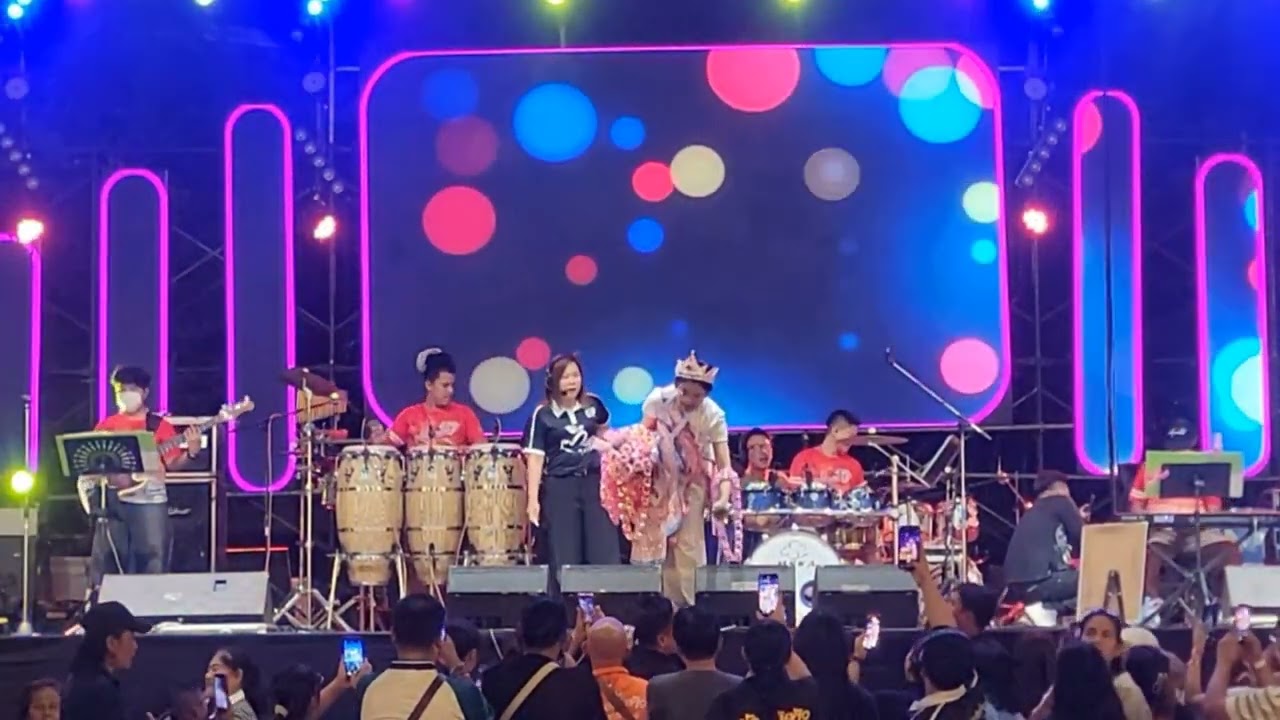 เทพธิดาผ้าซิ่น ต้นข้าว สุปรียา งานประจำปีวัดราษฏร์รังสรรค์(คอกกระบือ) สมุทรสาคร