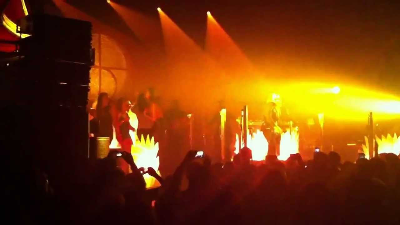 S&eacute;bastien Tellier - Cochon Ville @ Casino de Paris