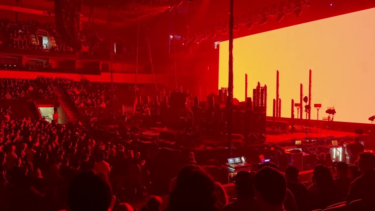 Loathe - Heavy Is the Head + Gifted Every Strength (Live @ Canada Life Place 2025)