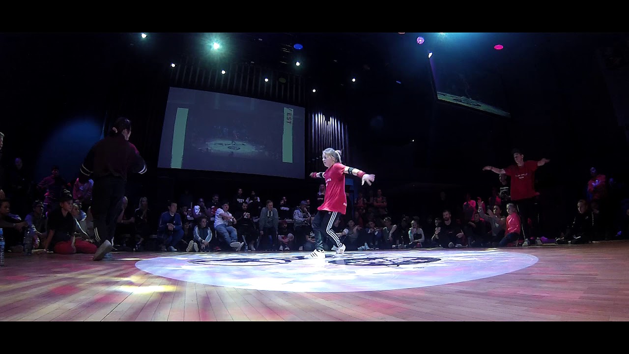 Vanessa vs Karina &harr; &frac12; &harr; Bgirls PRO 1x1 &harr; Battle Of Est 2018 &harr; 24.11.18 #boe2018 #battleofest