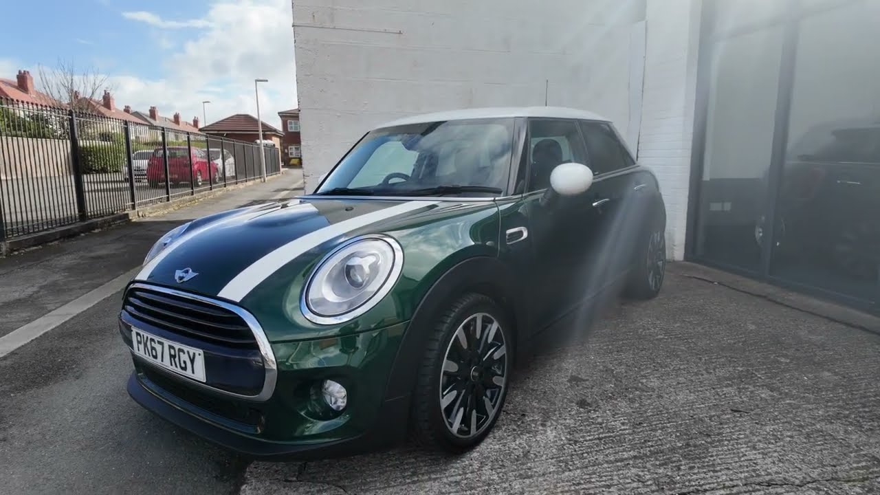 2017 MINI Hatch 1.5 Cooper 5 Door (Chili II Pack)