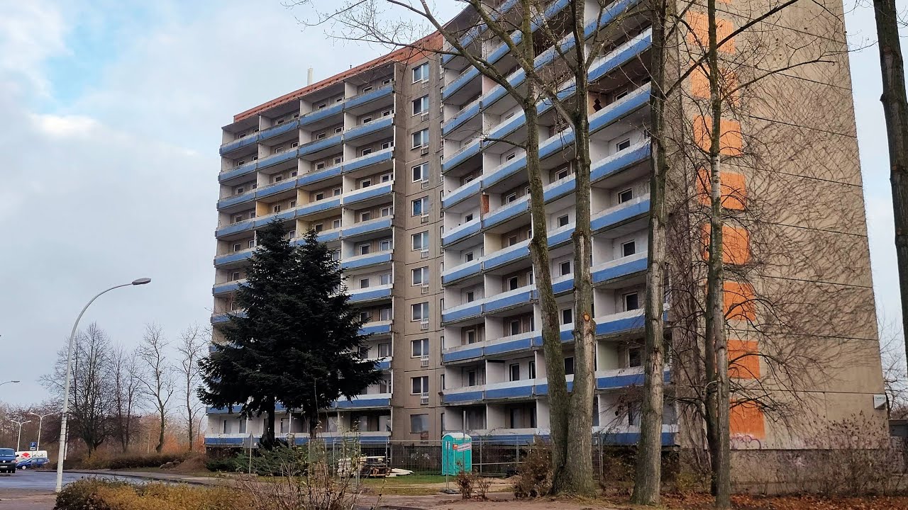 Neubrandenburg: Wohnblock Villejuifer Straße 1-3