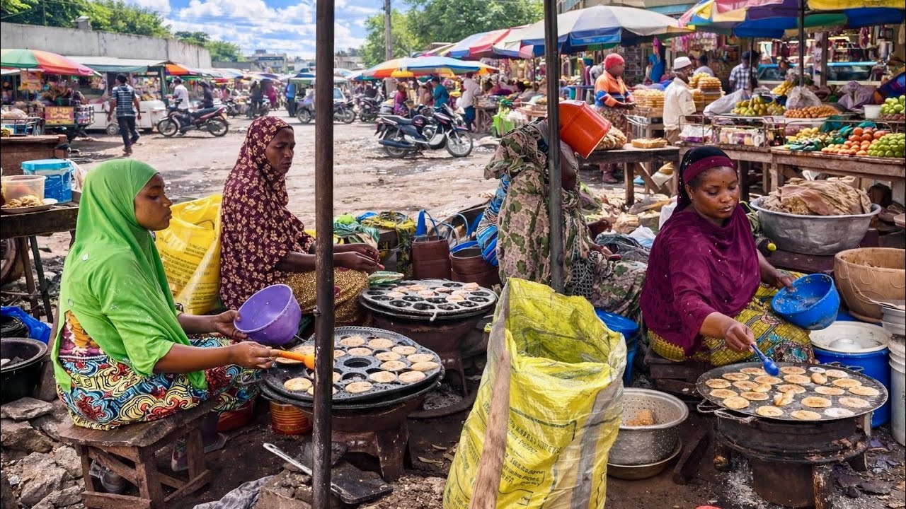 Iftar time in Ramadan Busy Market Cotonou in Benin 🇧🇯 @mhbvlog 