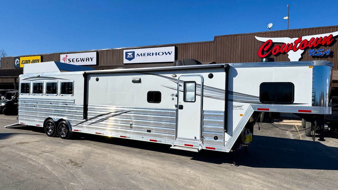 2023 Merhow 8416 Next Generation Four Horse Trailer