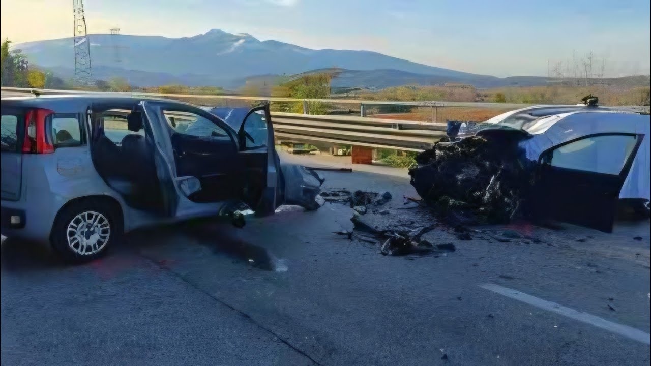 Incidente in Abruzzo, morte tre donne di 66 , 58 e 64 anni. Il frontale tra due auto. 