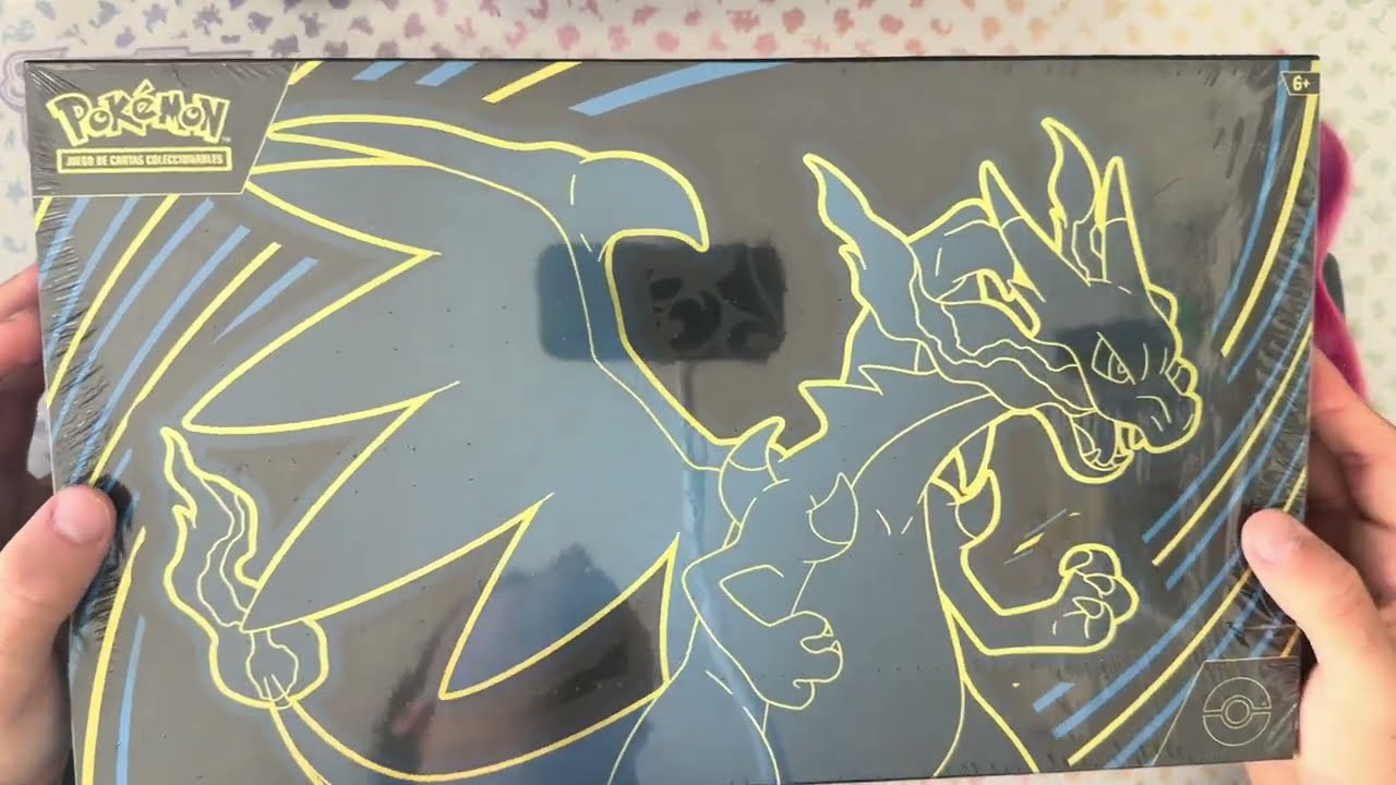 Abriendo la Ultra premium Mega Charizard X