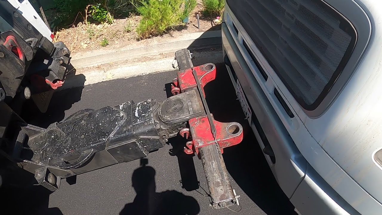 Heavy duty tow freightliner chip truck