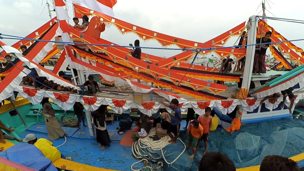 petik laut gili mandangin sampang || upacara adat tradisional orang madura